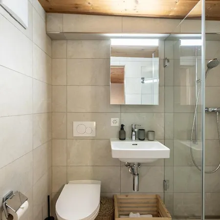 Guest house Zimmer Ustarea Spluga 2 *